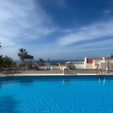 Modern Retreat Адехе