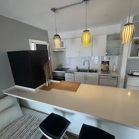 Апартаменти Modern Retreat