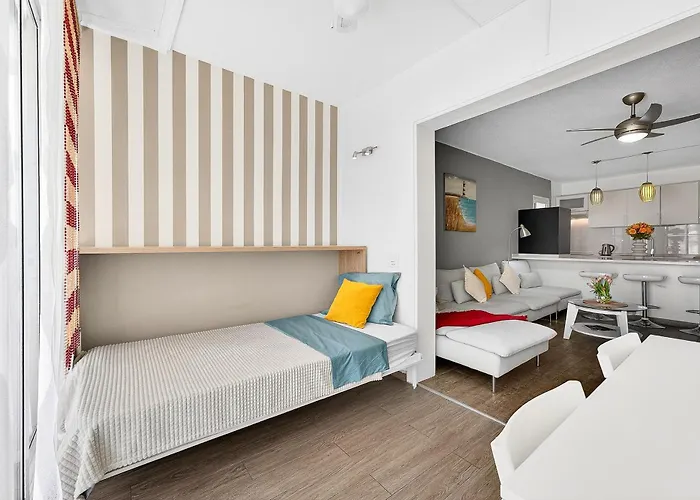 Апартаменты Modern Retreat Адехе