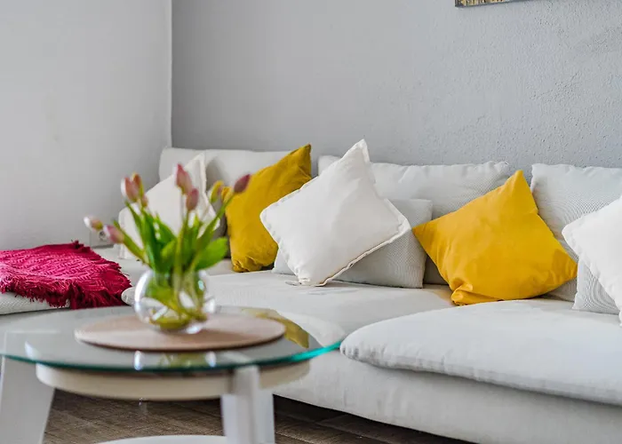 Апартаменты Modern Retreat Адехе