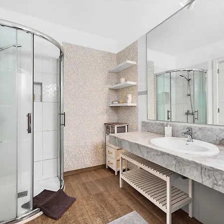 아파트 Modern Retreat *