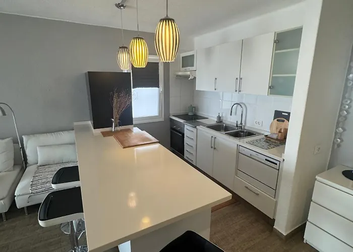 아파트 Modern Retreat *